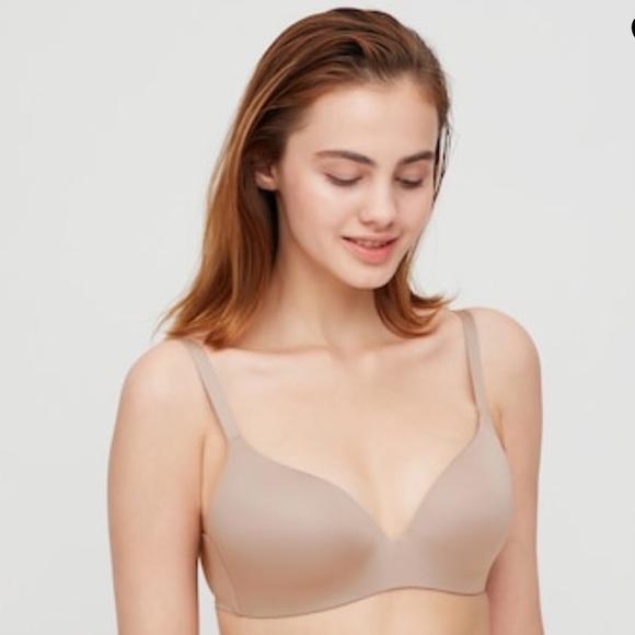 Uniqlo Other - Uniqlo seamless nude grey bra t shirt invisible